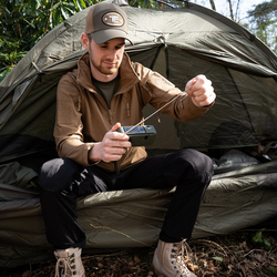 Nouzové rádio na kliku Fosco Survival – FM/AM/SW, solár, USB a svítilna
